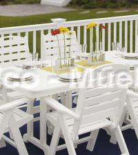 conjunto de mesa y sillas blancas para exteriores